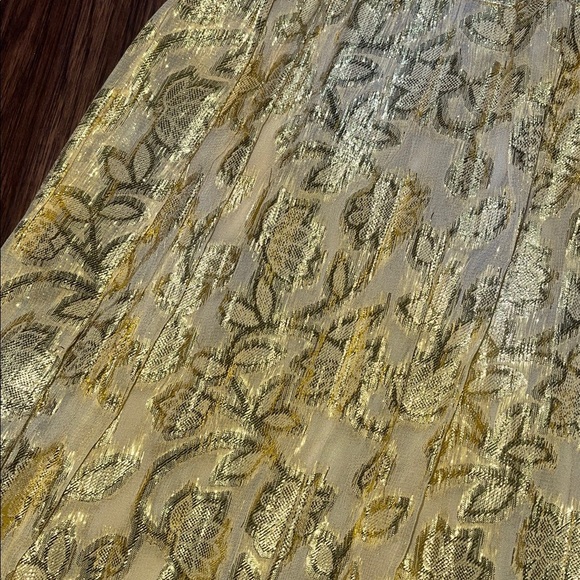 NWT Saylor Alexi Halter tie neck Gold Shiny Gown dress Medium - Picture 15 of 16